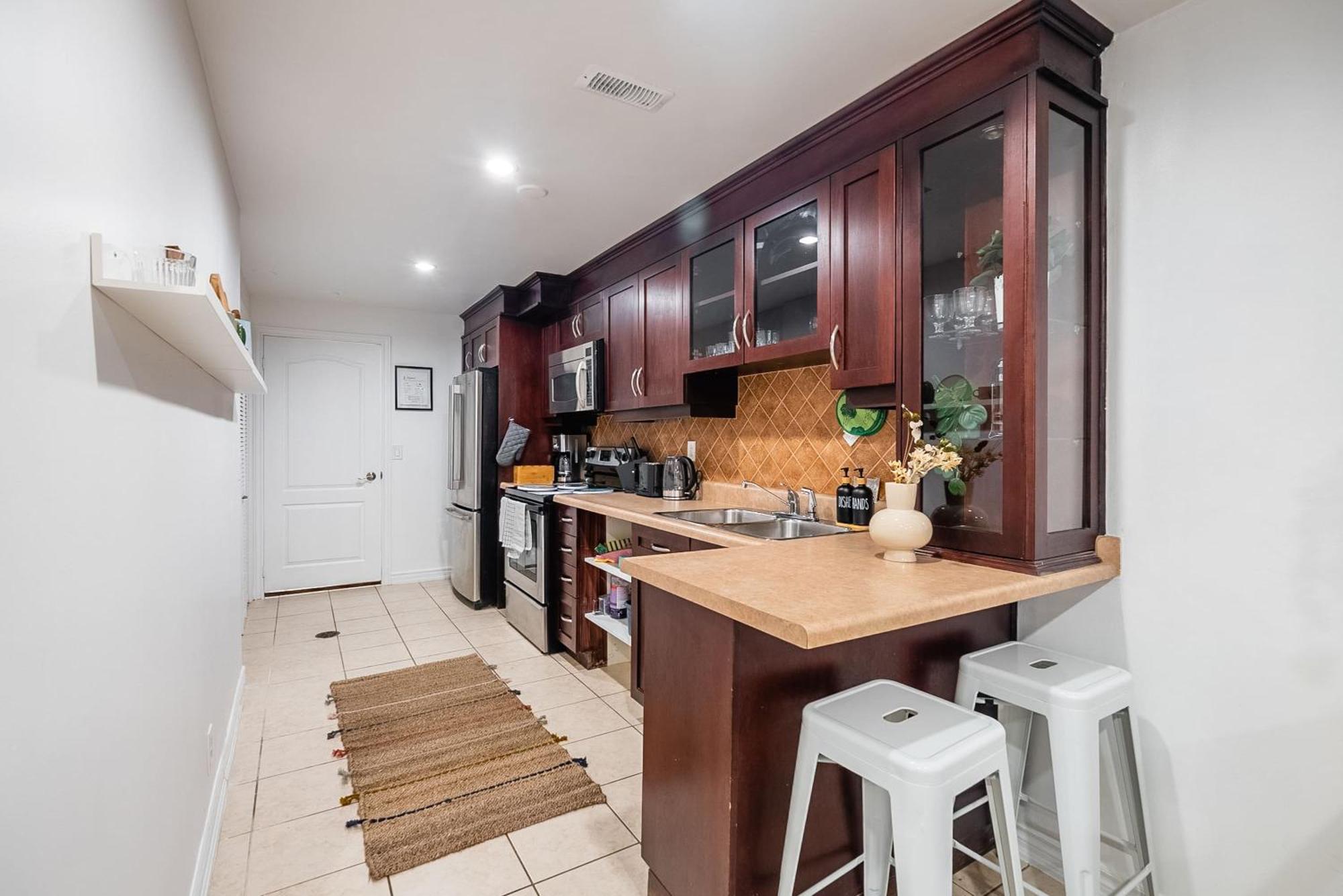 טורונטו Basement Suite With Private Patio In Davenport מראה חיצוני תמונה