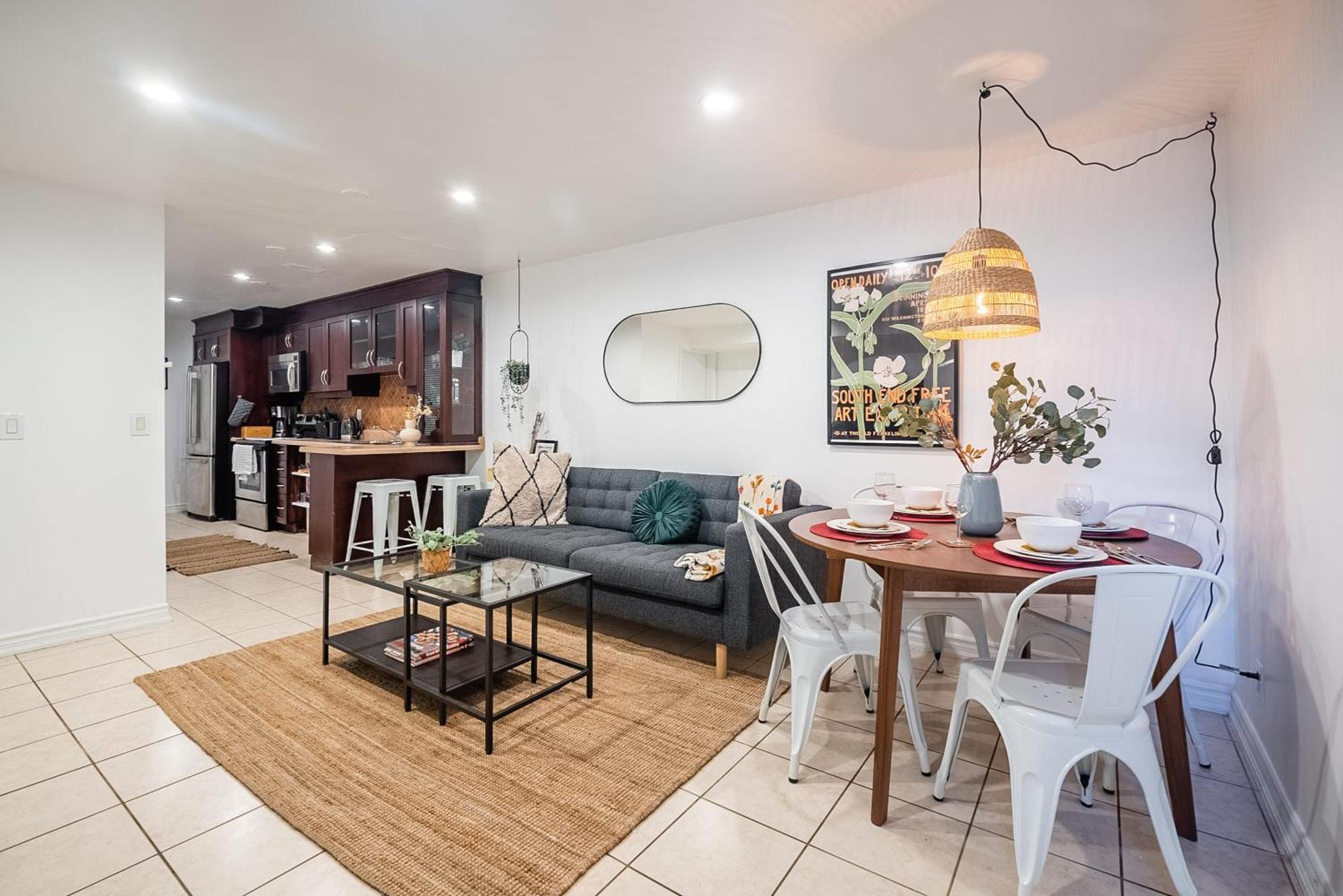 טורונטו Basement Suite With Private Patio In Davenport מראה חיצוני תמונה